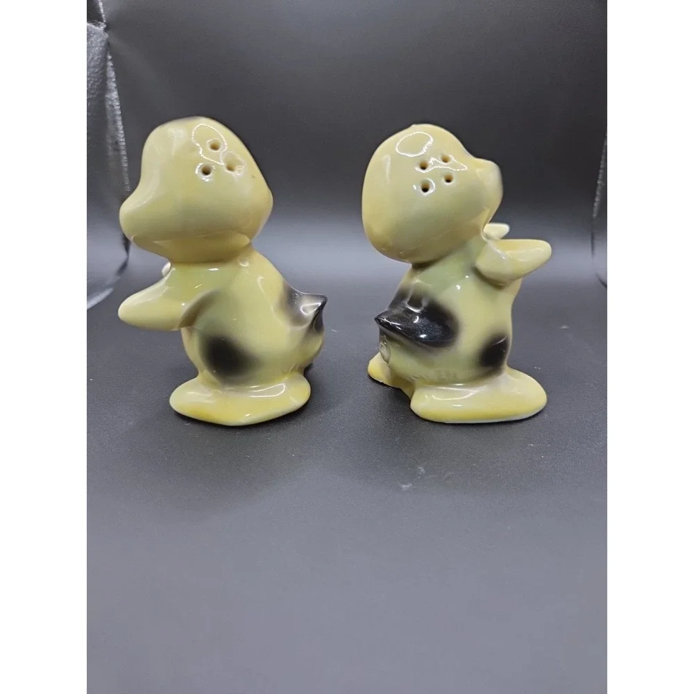 Vintage Hugging‎ Ducks Salt and Pepper Shakers Yellow Black Ceramic Kitsch Decor